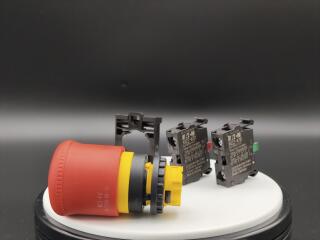 Кнопка аварийной остановки грибовидная, 1 размыкающий+1 замыающий контакт, цвет красный