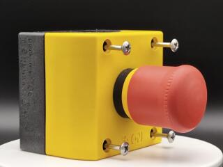 Кнопка аварийной остановки защищенная, 1 замыкающий + 1 размыкающий контакты, цвет красный, цвет корпуса желтый