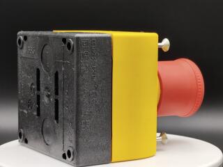 Кнопка аварийной остановки защищенная, 1 замыкающий + 1 размыкающий контакты, цвет красный, цвет корпуса желтый
