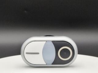 Двойная кнопка с сигнальной лампой с обозначением I O, цвет белый/черный