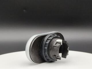 Двойная кнопка с сигнальной лампой с обозначением I O, цвет белый/черный