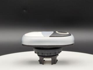 Двойная кнопка с сигнальной лампой с обозначением I O, цвет белый/черный