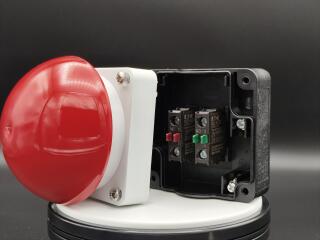 Выключатель, управлямый ногой или ладонью без фиксации,1Р, цвет колпачка красный