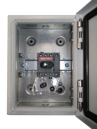 Выключатель нагрузки в боксе OTL16B4M