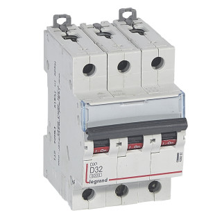 Автоматический выключатель DX³ 6000 - 10 кА - тип характеристики D - 3П - 400 В~ - 32 А - 3 модуля