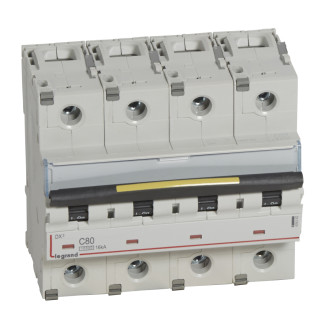 Автоматический выключатель DX³ 10000 - 16 кА - тип характеристики С - 4П - 400 В~ - 80 А - 6 модулей
