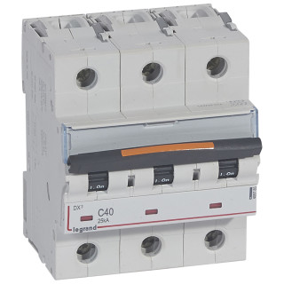 Автоматический выключатель DX³ - 25 кА - тип характеристики С - 3П - 400 В~ - 40 А - 4,5 модуля