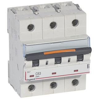 Автоматический выключатель DX³ - 25 кА - тип характеристики С - 3П - 400 В~ - 63 А - 4,5 модуля