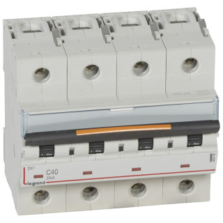 Автоматический выключатель DX³ - 25 кА - тип характеристики С - 4П - 400 В~ - 40 А - 6 модулей
