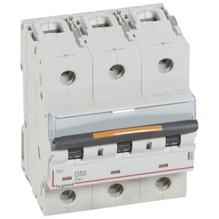 Автоматический выключатель DX³ - 25 кА - тип характеристики D - 3П - 400 В~ - 50 А - 4,5 модуля