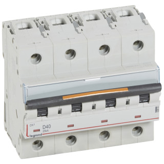 Автоматический выключатель DX³ - 25 кА - тип характеристики D - 4П - 400 В~ - 40 А - 6 модулей
