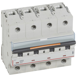 Автоматический выключатель DX³ - 25 кА - тип характеристики D - 4П - 400 В~ - 50 А - 6 модулей