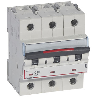 Автоматический выключатель DX³ - 36 кА - тип характеристики С - 3П - 230/400 В~ - 10 А - 4,5 модуля