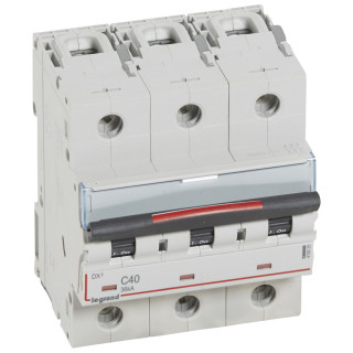 Автоматический выключатель DX³ - 36 кА - тип характеристики С - 3П - 230/400 В~ - 40 А - 4,5 модуля