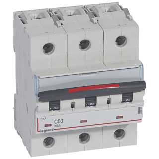 Автоматический выключатель DX³ - 36 кА - тип характеристики С - 3П - 230/400 В~ - 50 А - 4,5 модуля