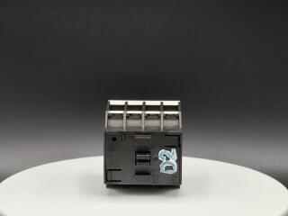 Блок вспомогательных контактов 4 полюса, 1НО+3НЗ, винтовые Зажимы