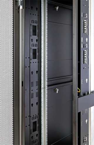 Шкаф Rackcenter D9000 42U 600 × 1000, передняя дверь перфорированная двустворчатая, задняя дверь перфорированная двустворчатая, черный