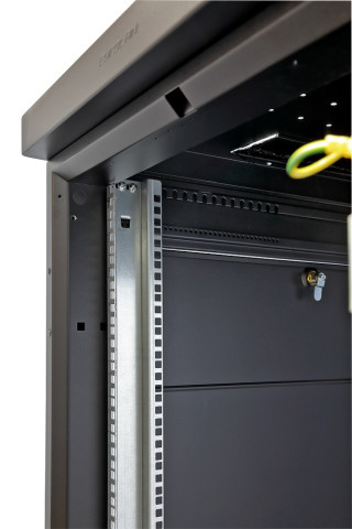 Шкаф Rackcenter D9000 48U 600 × 1000, передняя дверь перфорированная двустворчатая, задняя дверь перфорированная двустворчатая, черный