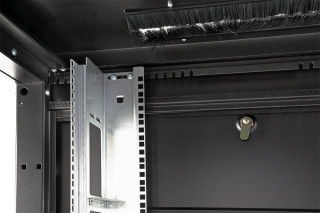 Шкаф Rackcenter D9000 48U 750 × 1000, передняя дверь перфорированная одностворчатая, задняя дверь перфорированная двустворчатая, черный