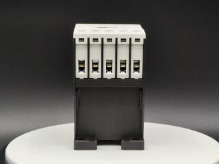 Вспомогательное реле 4А,  управляющее напряжение 24В (DС), контакты 4НО, категория применения AC-15