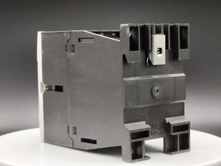 Вспомогательное реле 4А,  управляющее напряжение 24В (DС), контакты 3НО+1НЗ, категория применения AC-15