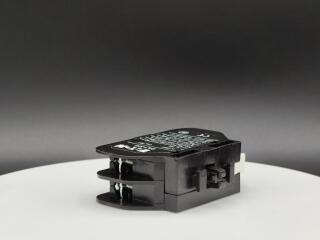 Фронтальный блок вспомогательных контактов, 2 полюса, 2НЗ, винтовые зажимы